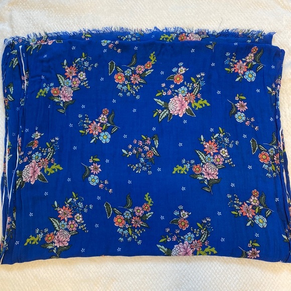 LOFT Accessories - LOFT Beautiful Blue Floral Wrap Scarf